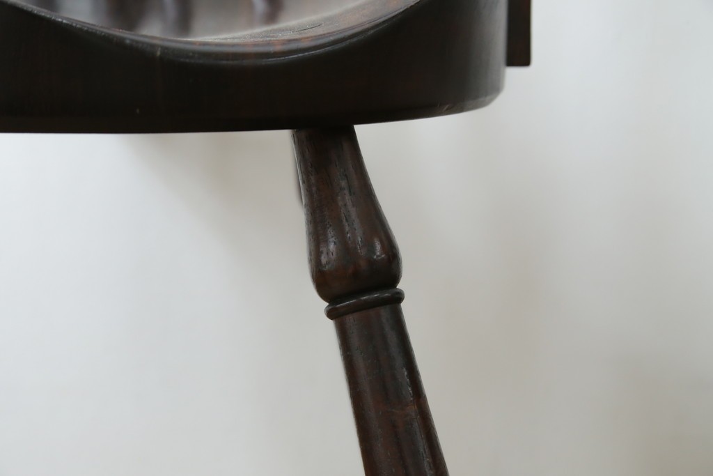 和製ヴィンテージ　九州民芸家具　ゴールドスミス　美しいデザインのアームチェア2脚セット　(R-086910)