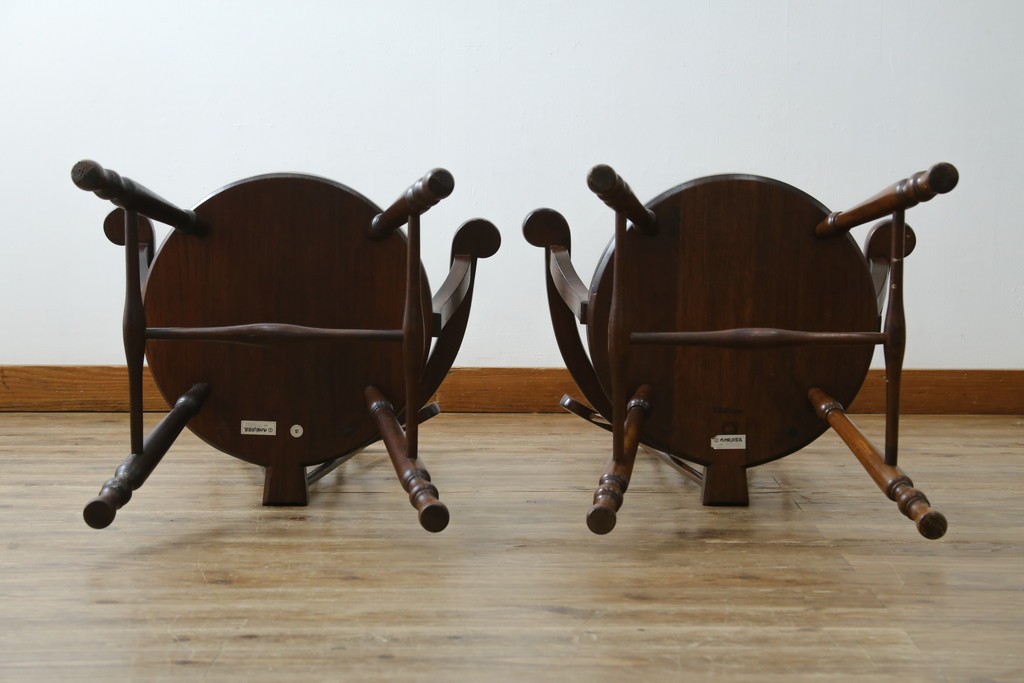 和製ヴィンテージ　九州民芸家具　ゴールドスミス　美しいデザインのアームチェア2脚セット　(R-086910)