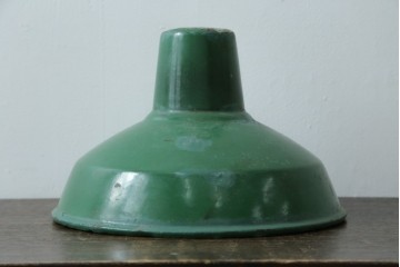 《引っ掛けシーリング式ペンダントライト加工費込み》　イギリスアンティーク　インダストリアル　鮮やかなグリーンが目を惹くペンダントライト　(R-086912)