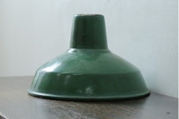 《引っ掛けシーリング式ペンダントライト加工費込み》　イギリスアンティーク　インダストリアル　鮮やかなグリーンが目を惹くペンダントライト　(R-086912)