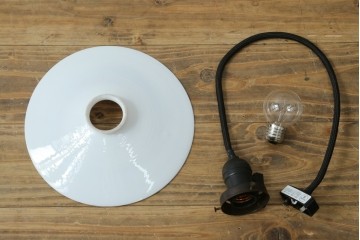 和製アンティーク　昭和初期　珍品　ひらひらと泳ぐ金魚の図が可愛らしいペンダントライト　(R-086916)