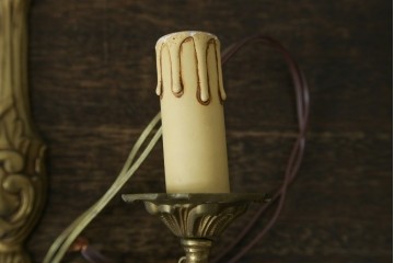 フランスヴィンテージ　繊細で優雅な装飾が魅力的な2灯式ウォールライト　(R-086917)