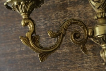 フランスヴィンテージ　繊細で優雅な装飾が魅力的な2灯式ウォールライト　(R-086917)