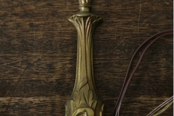 フランスヴィンテージ　繊細で優雅な装飾が魅力的な2灯式ウォールライト　(R-086918)