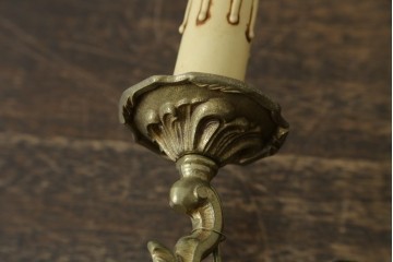 フランスヴィンテージ　繊細で優雅な装飾が魅力的な2灯式ウォールライト　(R-086918)