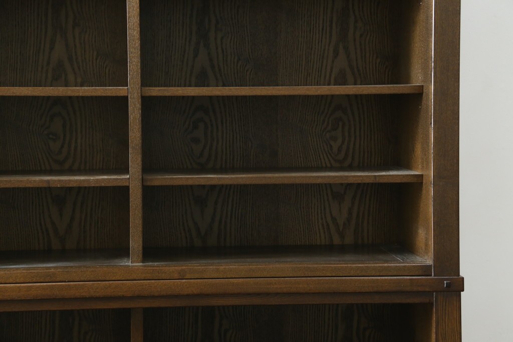 中古　美品　上手物　高級品!!　タモ材　格子戸が上品な脚付き水屋箪笥　(R-086919)