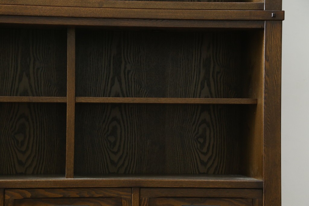 中古　美品　上手物　高級品!!　タモ材　格子戸が上品な脚付き水屋箪笥　(R-086919)