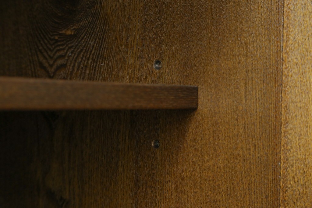 中古　美品　上手物　高級品!!　タモ材　格子戸が上品な脚付き水屋箪笥　(R-086919)