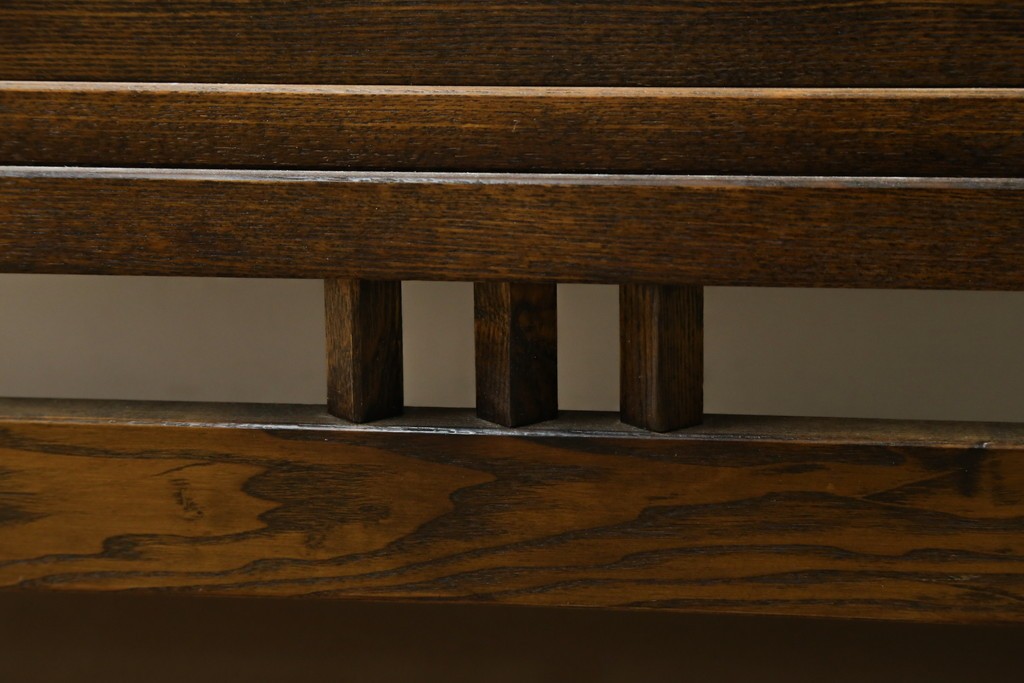 中古　美品　上手物　高級品!!　タモ材　格子戸が上品な脚付き水屋箪笥　(R-086919)