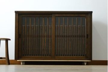 中古　美品　上手物　高級品!!　タモ材　格子戸が上品なサイドボード　(R-086920)