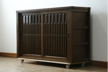 中古　美品　上手物　高級品!!　タモ材　格子戸が上品なサイドボード　(R-086920)