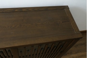 中古　美品　上手物　高級品!!　タモ材　格子戸が上品なサイドボード　(R-086920)
