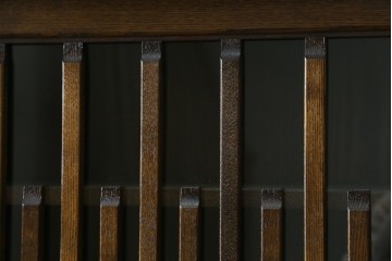 中古　美品　上手物　高級品!!　タモ材　格子戸が上品なサイドボード　(R-086920)