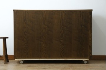 中古　美品　上手物　高級品!!　タモ材　格子戸が上品なサイドボード　(R-086920)