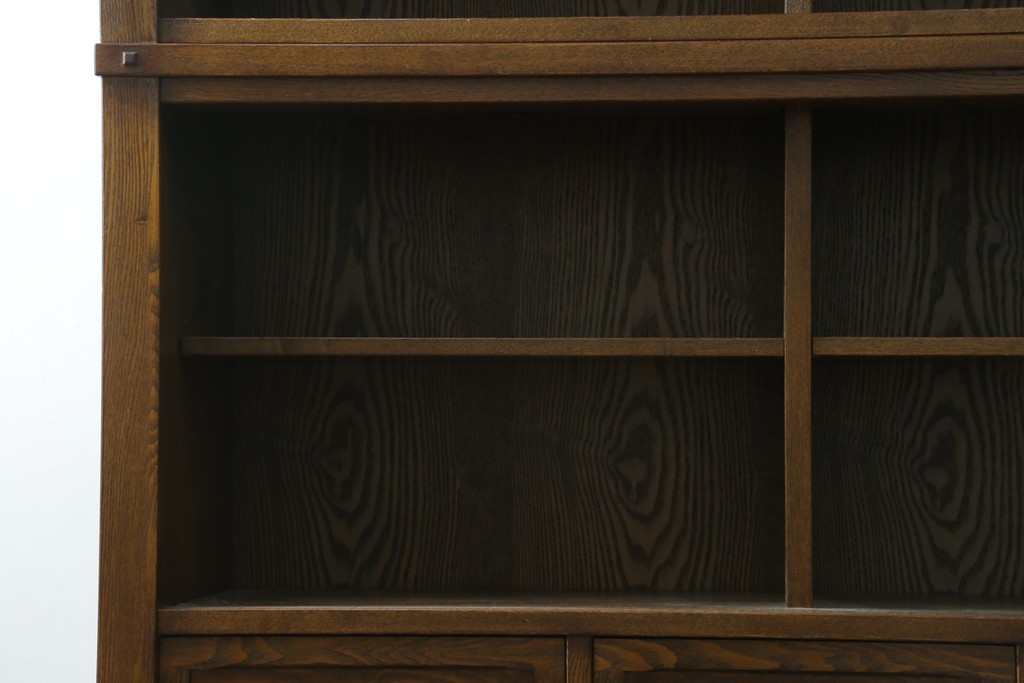 中古　美品　上手物　高級品!!　タモ材　格子戸が上品な脚付きサイドボード　(R-086921)