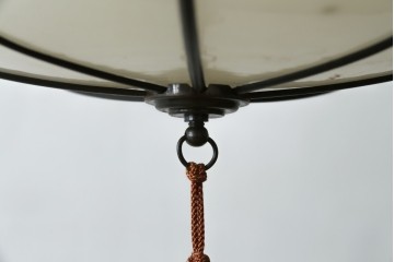 和製ヴィンテージ　真鍮飾りとタッセル付きのペンダントライト　(R-086922)