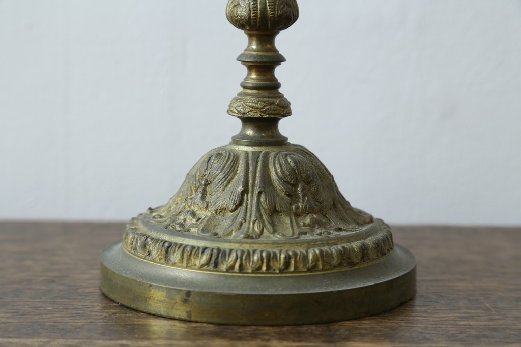 フランスアンティーク　高級品　L.PINET社　真鍮　オパールミルキーガラスシェードのデスクライト　(R-086925)