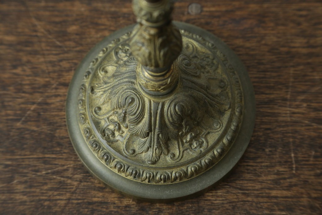 フランスアンティーク　高級品　L.PINET社　真鍮　オパールミルキーガラスシェードのデスクライト　(R-086925)