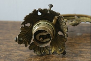 フランスアンティーク　高級品　L.PINET社　真鍮　オパールミルキーガラスシェードのデスクライト　(R-086925)