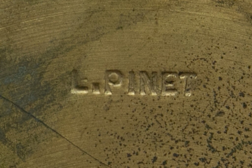 フランスアンティーク　高級品　L.PINET社　真鍮　オパールミルキーガラスシェードのデスクライト　(R-086925)