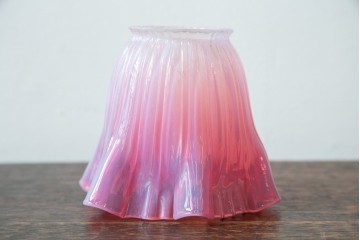 フランスアンティーク　高級品　L.PINET社　真鍮　オパールミルキーガラスシェードのデスクライト　(R-086925)