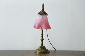 フランスアンティーク　高級品　L.PINET社　真鍮　オパールミルキーガラスシェードのデスクライト　(R-086925)