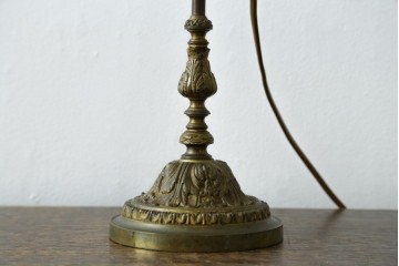 フランスアンティーク　高級品　L.PINET社　真鍮　オパールミルキーガラスシェードのデスクライト　(R-086925)