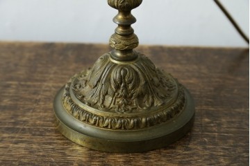 フランスアンティーク　高級品　L.PINET社　真鍮　オパールミルキーガラスシェードのデスクライト　(R-086925)