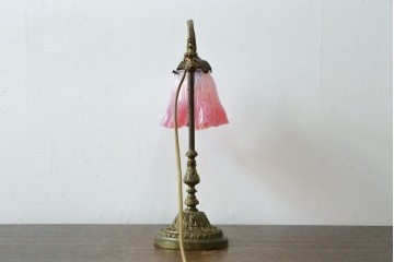 フランスアンティーク　高級品　L.PINET社　真鍮　オパールミルキーガラスシェードのデスクライト　(R-086925)
