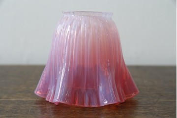 フランスアンティーク　高級品　L.PINET社　真鍮　オパールミルキーガラスシェードのデスクライト　(R-086925)