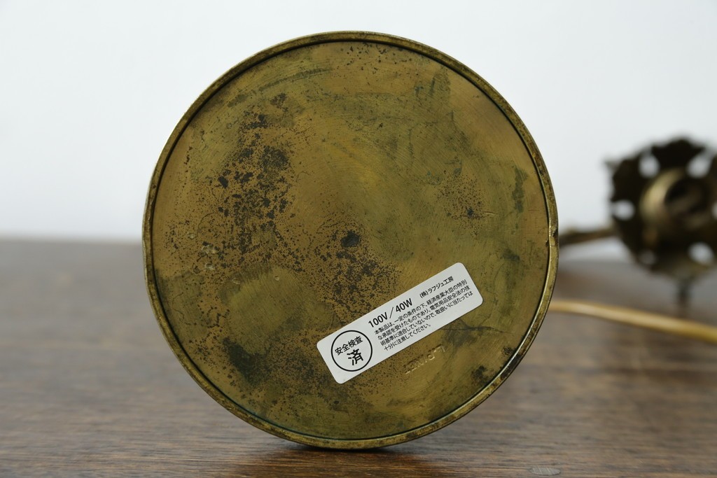 フランスアンティーク　高級品　L.PINET社　真鍮　オパールミルキーガラスシェードのデスクライト　(R-086925)