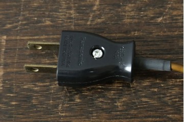 フランスアンティーク　高級品　L.PINET社　真鍮　オパールミルキーガラスシェードのデスクライト　(R-086925)