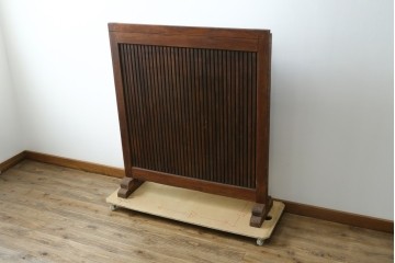 和製アンティーク　総欅(ケヤキ)材　蔵戸リメイク　端正な縦格子が引き立つ衝立て　(R-086927)