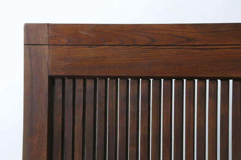 和製アンティーク　総欅(ケヤキ)材　蔵戸リメイク　端正な縦格子が引き立つ衝立て　(R-086927)