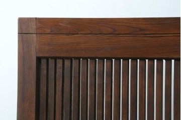 和製アンティーク　総欅(ケヤキ)材　蔵戸リメイク　端正な縦格子が引き立つ衝立て　(R-086927)