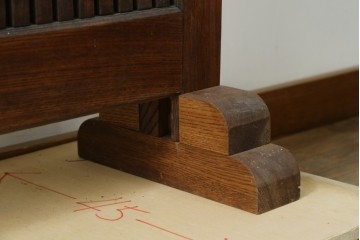 和製アンティーク　総欅(ケヤキ)材　蔵戸リメイク　端正な縦格子が引き立つ衝立て　(R-086927)