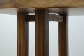 中古　美品　クラロウォールナット材　流れる木目と一枚板の存在感が際立つ2way使いのダイニングテーブル　定価約90万円　(R-086929)