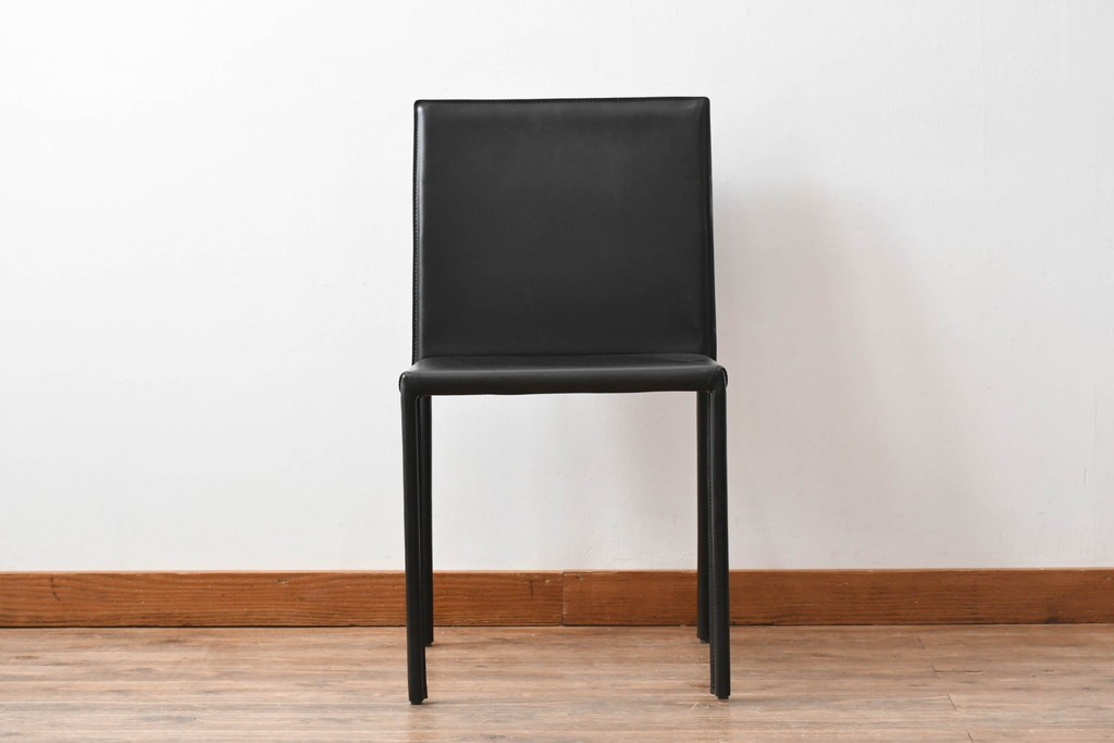 中古　イタリア　calligaris(カリガリス)　本革製ダイニングチェア　※座面内部のウレタンに劣化有り　(R-086932)