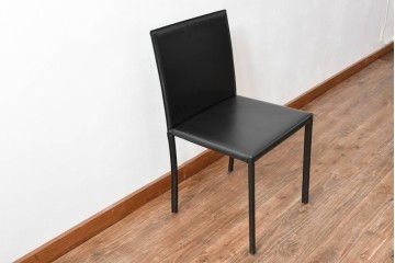 中古　イタリア　calligaris(カリガリス)　本革製ダイニングチェア　※座面内部のウレタンに劣化有り　(R-086932)