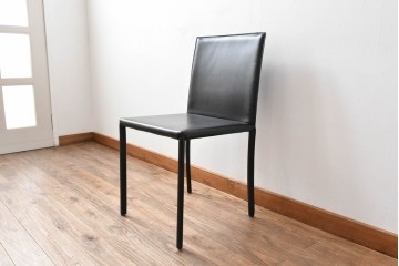 中古　イタリア　calligaris(カリガリス)　本革製ダイニングチェア　※座面内部のウレタンに劣化有り　(R-086932)