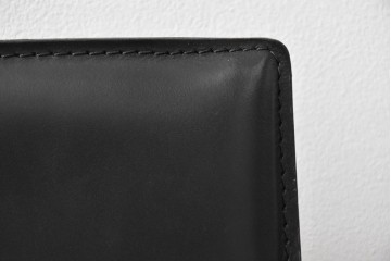 中古　イタリア　calligaris(カリガリス)　本革製ダイニングチェア　※座面内部のウレタンに劣化有り　(R-086932)