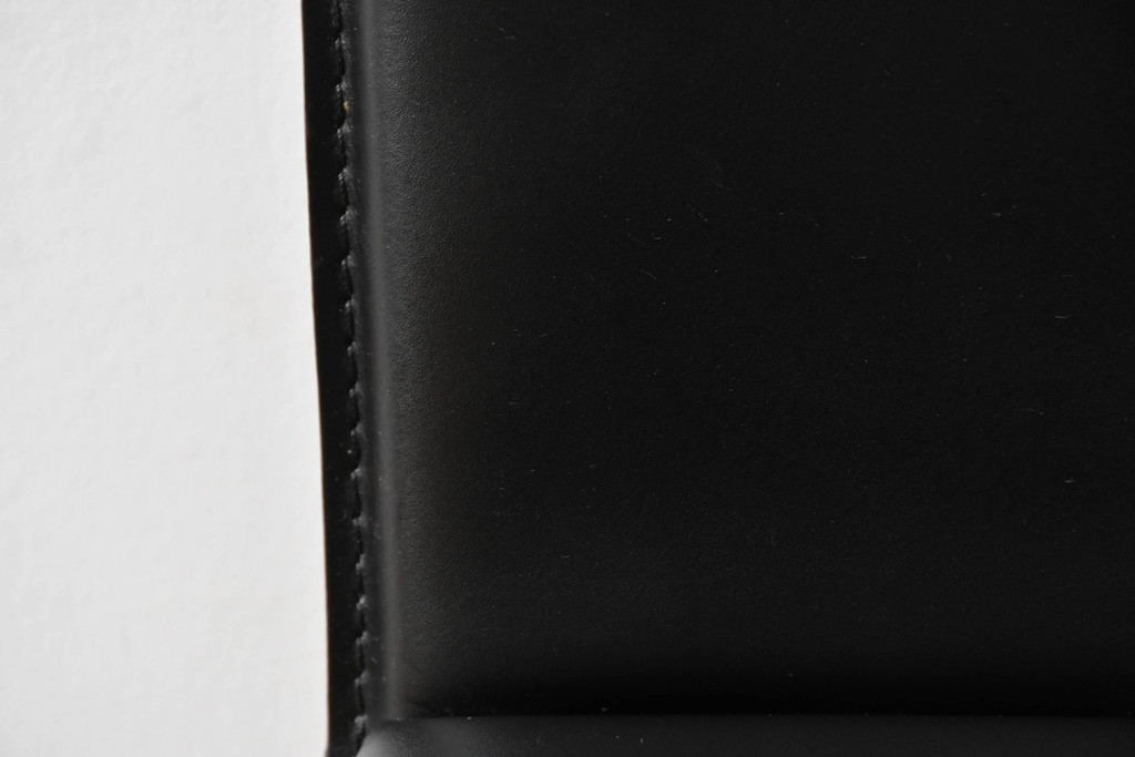 中古　イタリア　calligaris(カリガリス)　本革製ダイニングチェア　※座面内部のウレタンに劣化有り　(R-086932)