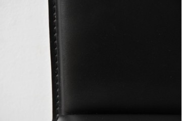 中古　イタリア　calligaris(カリガリス)　本革製ダイニングチェア　※座面内部のウレタンに劣化有り　(R-086932)