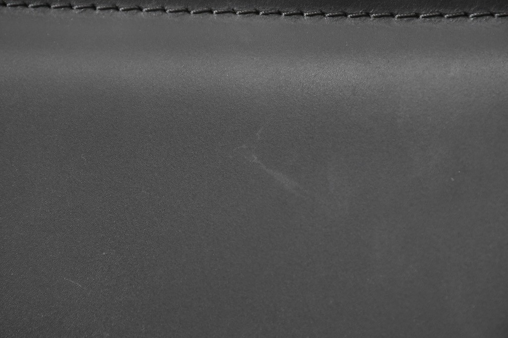 中古　イタリア　calligaris(カリガリス)　本革製ダイニングチェア　※座面内部のウレタンに劣化有り　(R-086932)