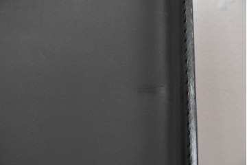 中古　イタリア　calligaris(カリガリス)　本革製ダイニングチェア　※座面内部のウレタンに劣化有り　(R-086932)