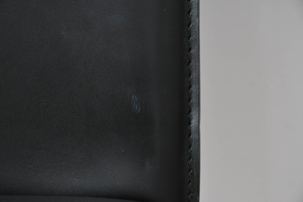 中古　イタリア　calligaris(カリガリス)　本革製ダイニングチェア　※座面内部のウレタンに劣化有り　(R-086932)