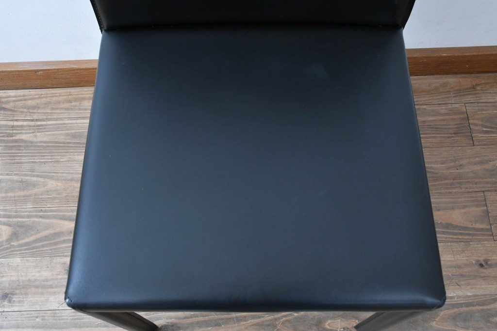 中古　イタリア　calligaris(カリガリス)　本革製ダイニングチェア　※座面内部のウレタンに劣化有り　(R-086932)