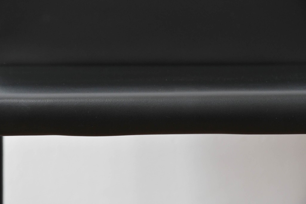 中古　イタリア　calligaris(カリガリス)　本革製ダイニングチェア　※座面内部のウレタンに劣化有り　(R-086932)