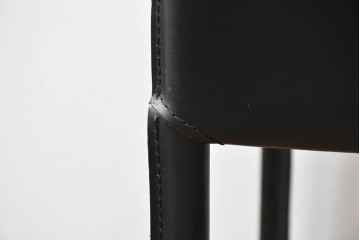 中古　イタリア　calligaris(カリガリス)　本革製ダイニングチェア　※座面内部のウレタンに劣化有り　(R-086932)