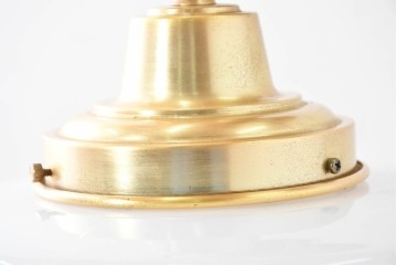 中古　DAIKO(大光電機)　クラシカルな模様が浮かぶ乳白色のペンダントライト　(R-086939)